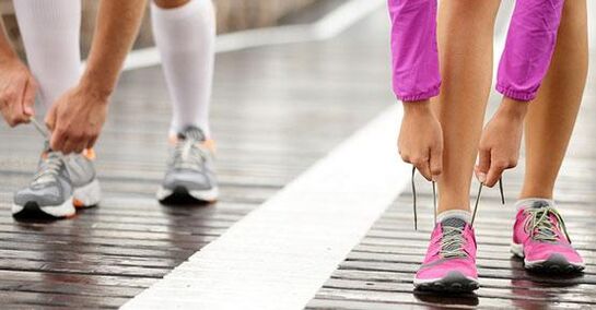 بستن بند کفش قبل از دویدن برای کاهش وزن